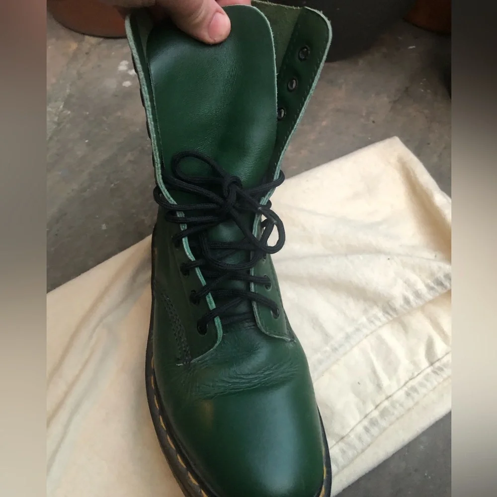 ๐ฏ ๐คฉOG *MADE IN ENGLAND* GREEN ANKLE DOC MARTEN BOOTS!๐๐ - Picture 3 of 15